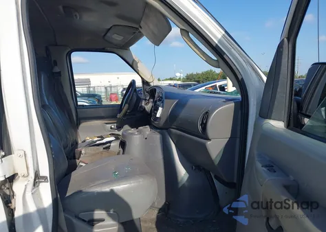 2005 Ford Econoline E250 Van from USA, damaged, VIN 1FTNE24W35HB42756